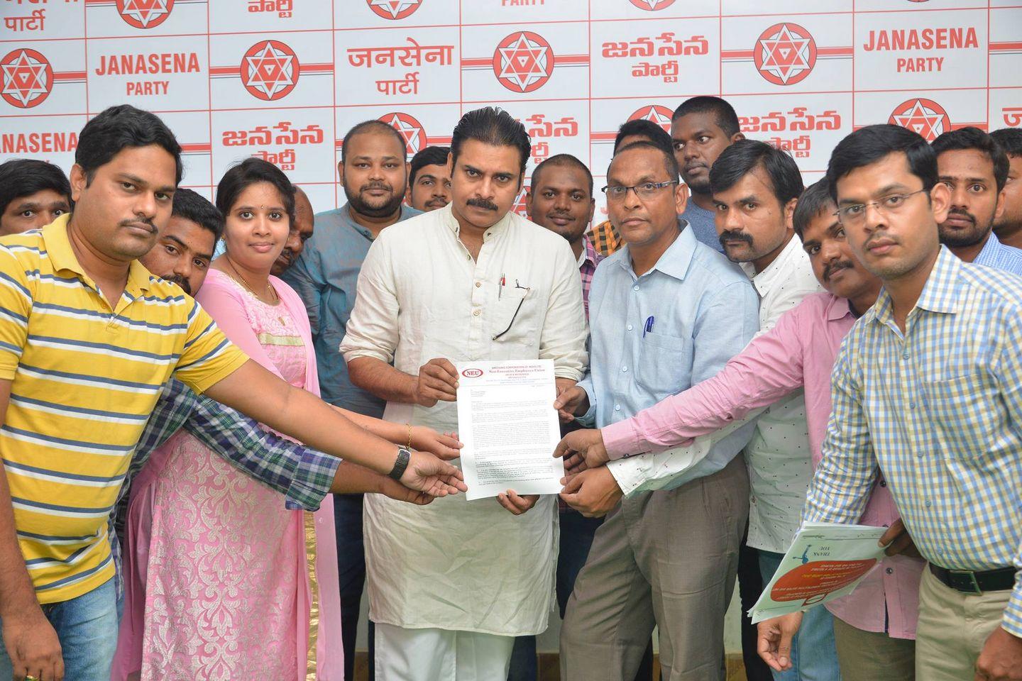 JanaSenaParty Opposing Dredging Corporation Of India Ltd Photos