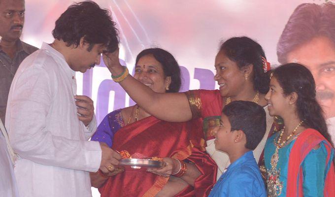 Janasena Chief Pawan Kalyan Celebrating Ugadi Festival With Farmers