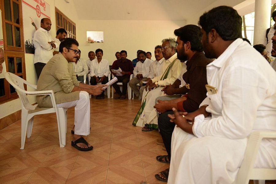 Janasena's Cheif Pawan Kalyan talking to the Farmers