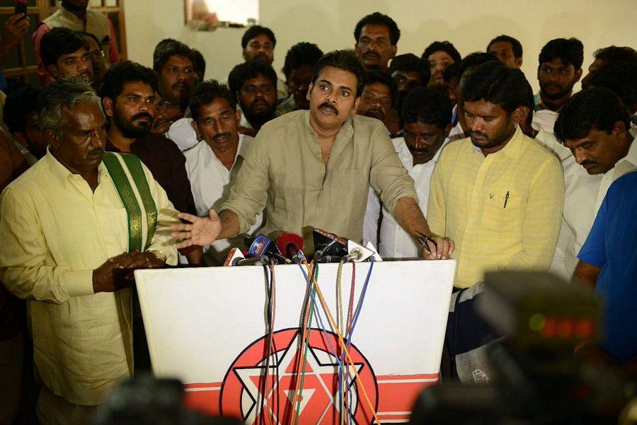 Janasena's Cheif Pawan Kalyan talking to the Farmers