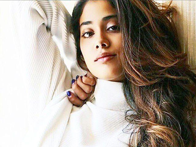 Janhvi Kapoor Rare & Unseen Latest Hot Photos 2017