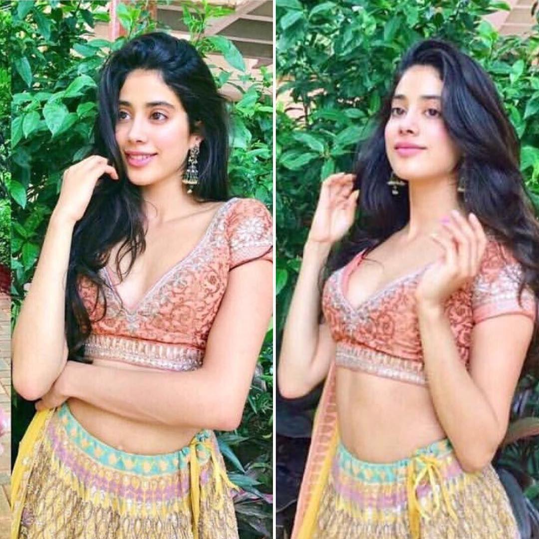 Janhvi Kapoor Rare & Unseen Latest Hot Photos 2017