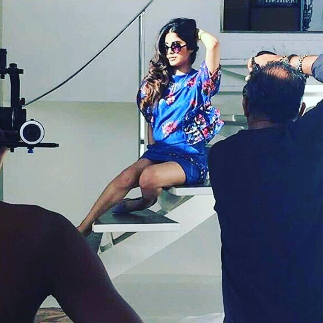 Janhvi Kapoor Rare & Unseen Latest Hot Photos 2017