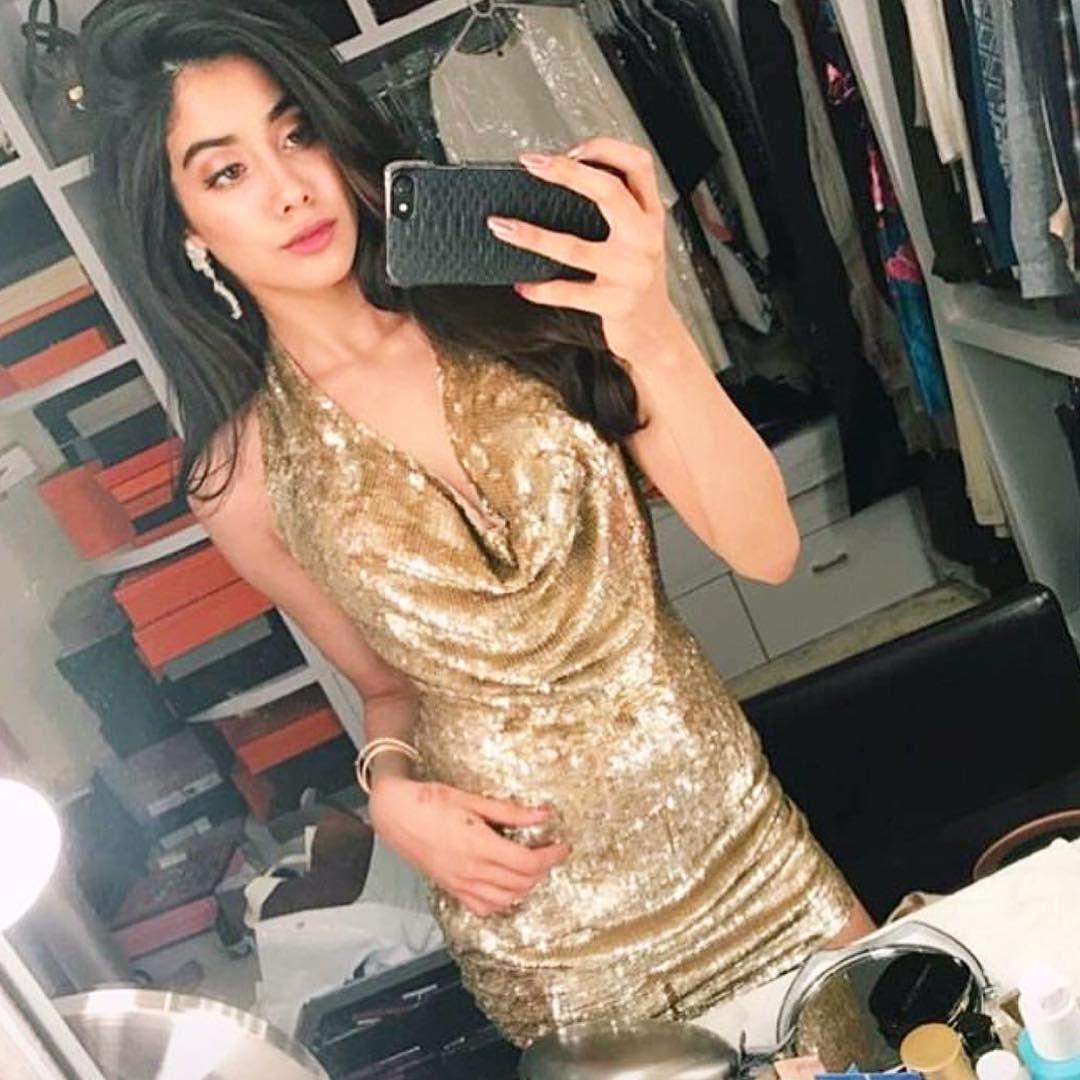 Janhvi Kapoor Rare & Unseen Latest Hot Photos 2017