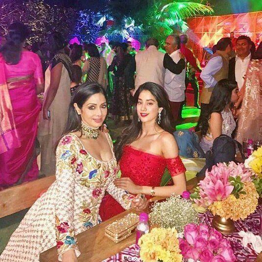 Janhvi Kapoor Rare & Unseen Latest Hot Photos 2017