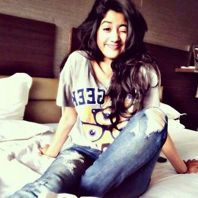 Janhvi Kapoor Rare & Unseen Latest Hot Photos 2017