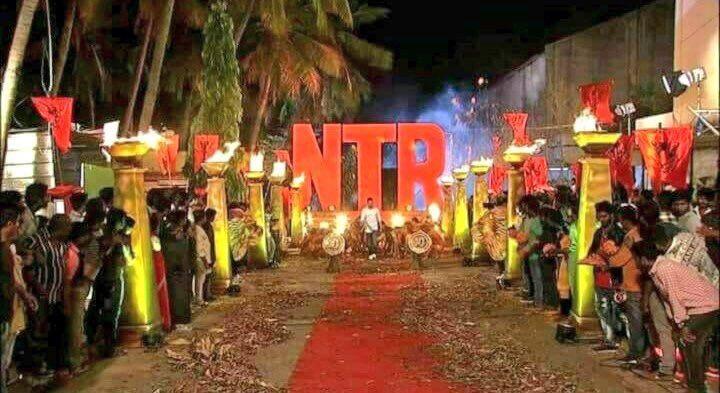 Jr NTR Grand Entry at Dhee10 Grand Finale Photos