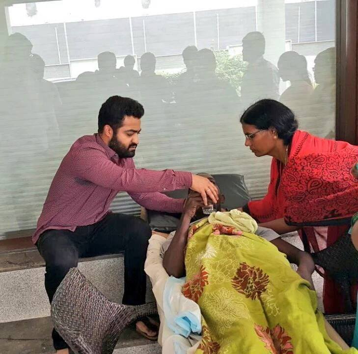 Jr NTR Visit Cancer Suffering fan at Bengaluru