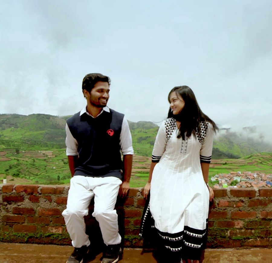 Kaadhale Vendam Saamy Movie Stills