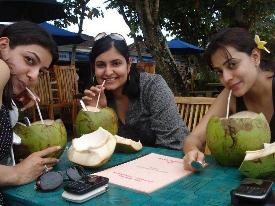 Kajal Agarwal & Nisha Agarwal Personal Photos