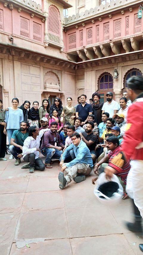 Kangana Ranaut gets bloody on the sets of Manikarnika