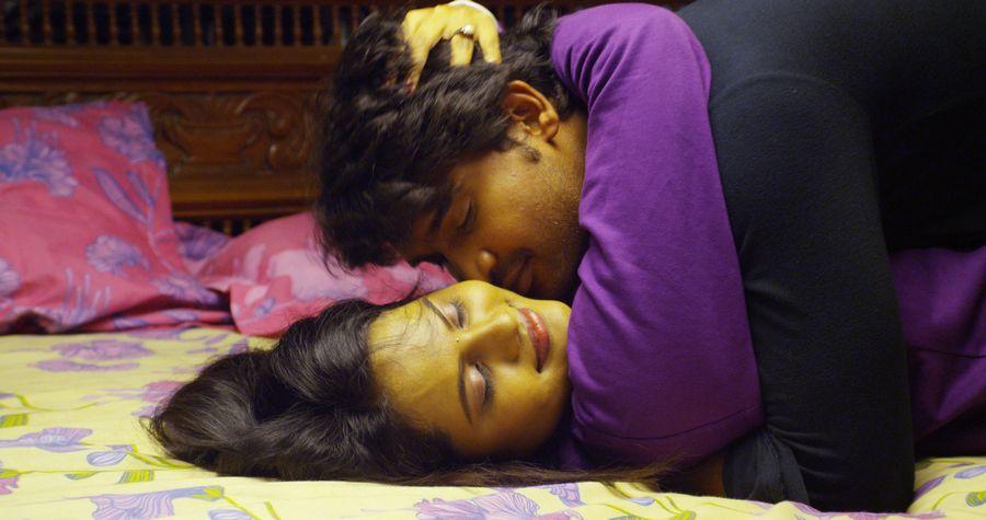 Karulo Shikarukelithe Movie Posters & Stills