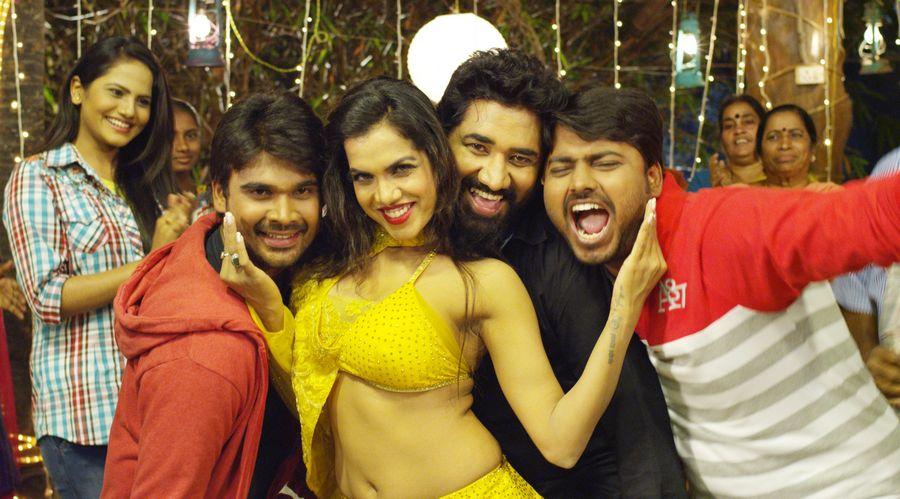 Karulo Shikarukelithe Movie Posters & Stills
