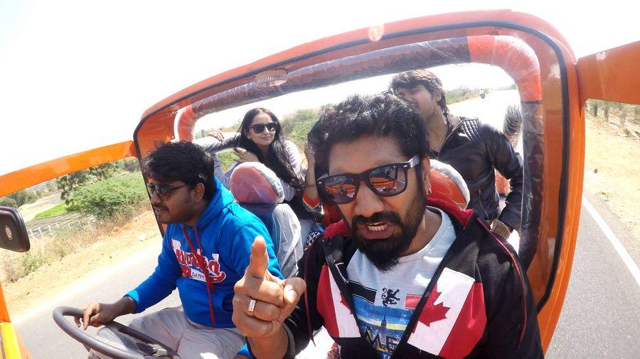 Karulo Shikarukelithe Movie Posters & Stills