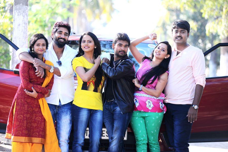 Karulo Shikarukelithe Movie Posters & Stills