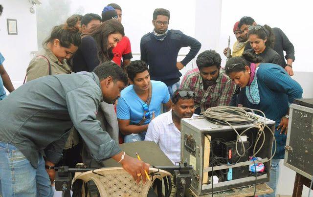 Kavalai Vendam Tamil Movie Working Stills