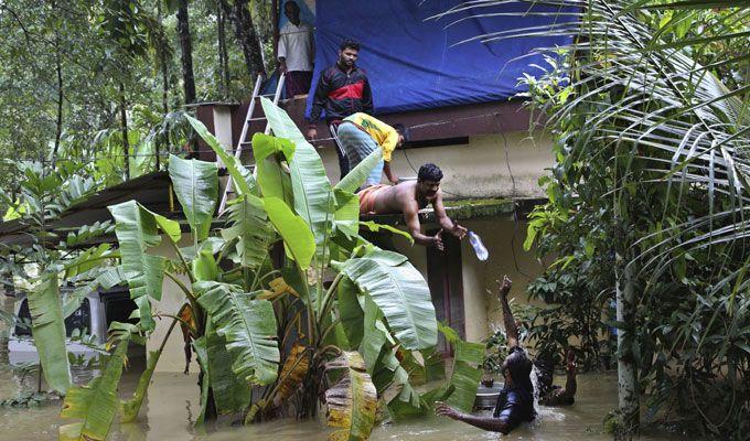 KerelaFloods: God's Own Country is shattered & these pictures will melt your heart