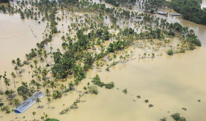 KerelaFloods: God's Own Country is shattered & these pictures will melt your heart