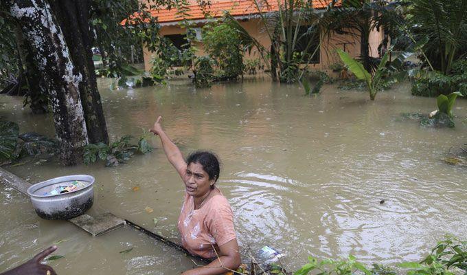 KerelaFloods: God's Own Country is shattered & these pictures will melt your heart
