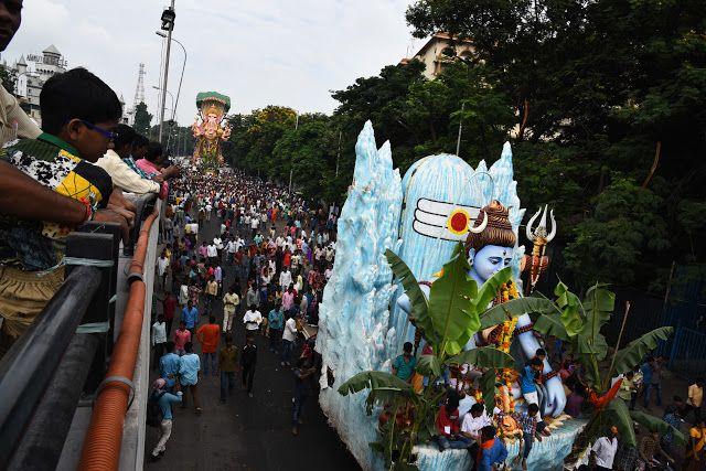 Khairatabad Ganesh Nimajjanam at Tankbund 2017 Photos