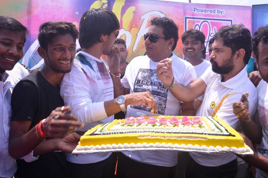 Kittu Unnadu Jagratha team holi Celebrations Vijayawada