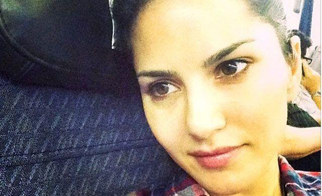 ACTRESS SUNNY LEONE’S RARE & UNSEEN PICTURES