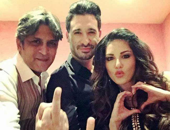 ACTRESS SUNNY LEONE’S RARE & UNSEEN PICTURES