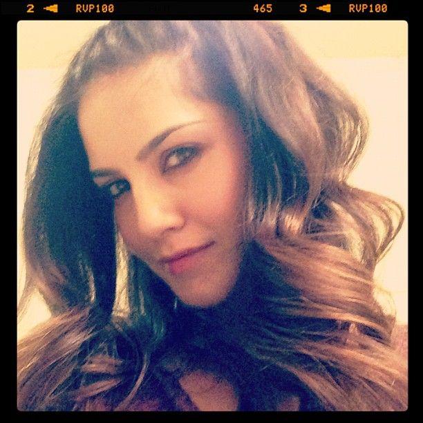 ACTRESS SUNNY LEONE’S RARE & UNSEEN PICTURES