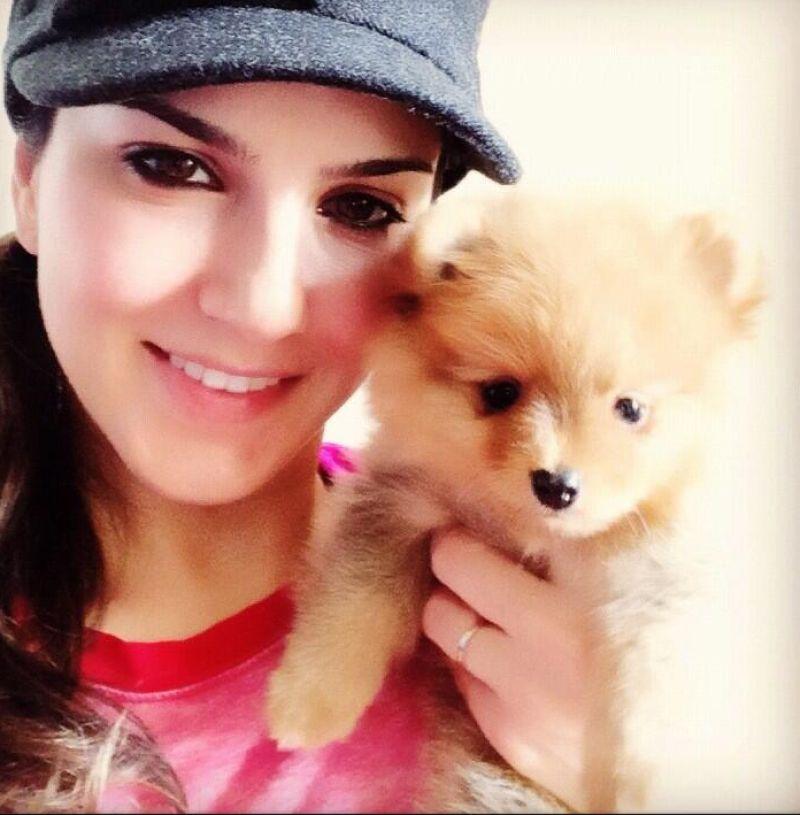 ACTRESS SUNNY LEONE’S RARE & UNSEEN PICTURES