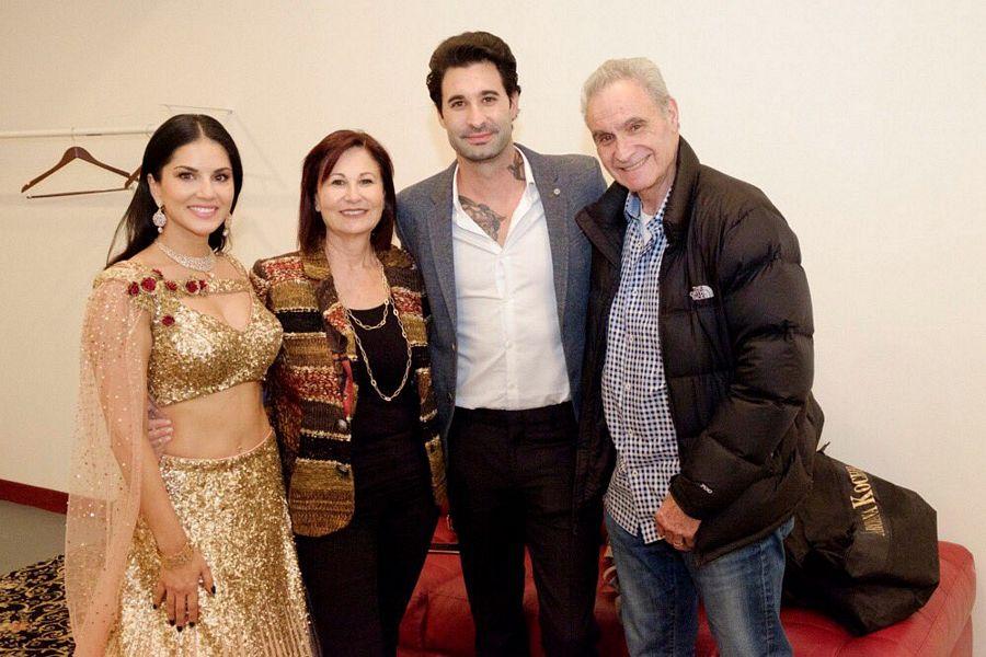 ACTRESS SUNNY LEONE’S RARE & UNSEEN PICTURES