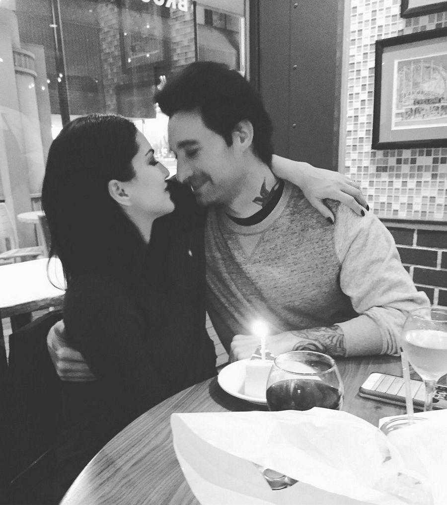 ACTRESS SUNNY LEONE’S RARE & UNSEEN PICTURES