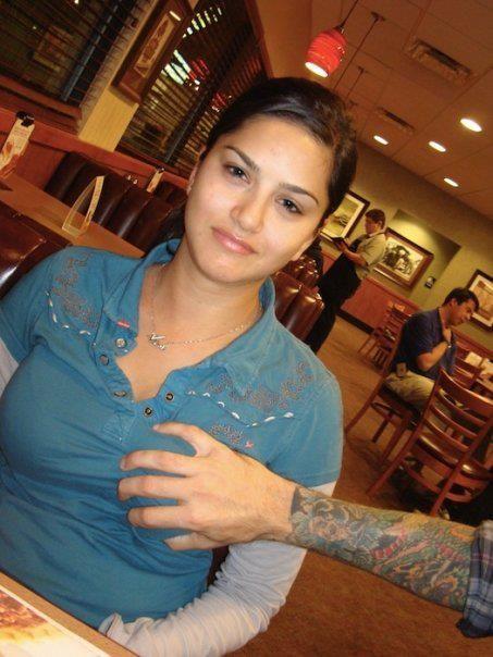 ACTRESS SUNNY LEONE’S RARE & UNSEEN PICTURES