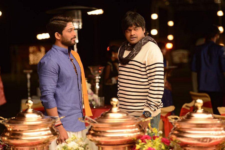 LEAKED: Duvvada Jagannadham Movie Working Stills