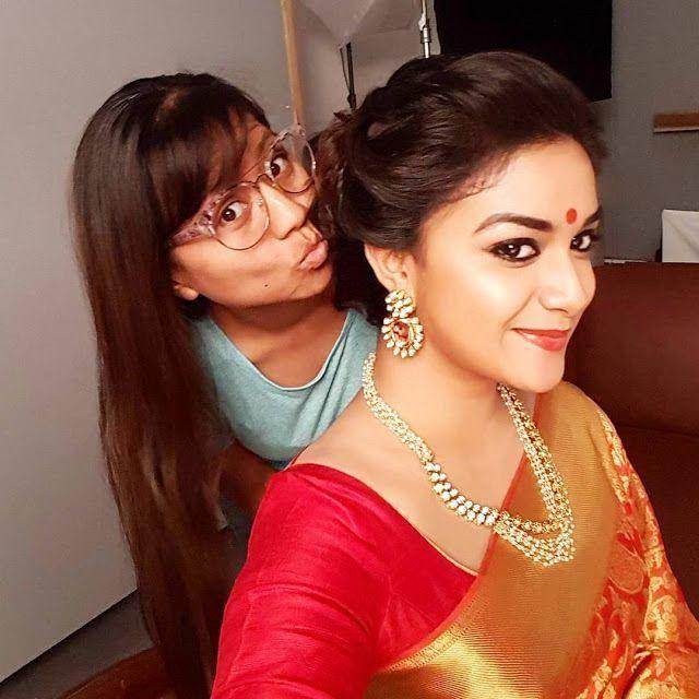 LEAKED: Keerthy Suresh & Shalini Pandey from the sets of Savithri Movie