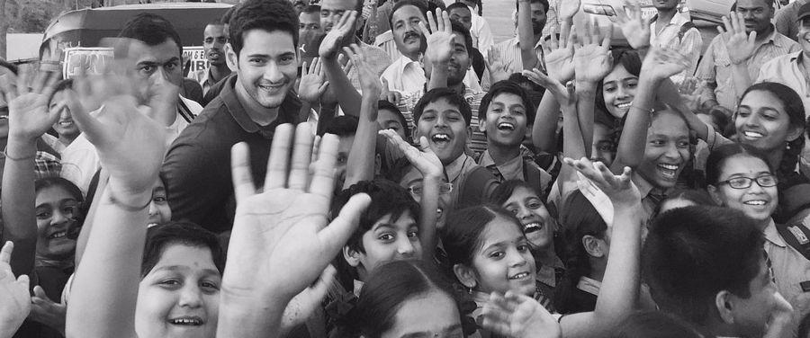 LEAKED Again: Mahesh SPYDER Movie Working Stills