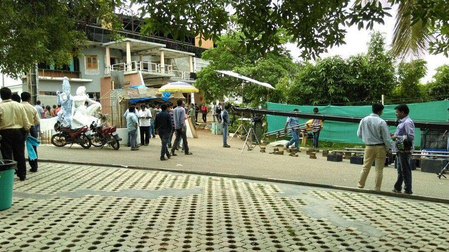 LEAKED Again: Mahesh SPYDER Movie Working Stills