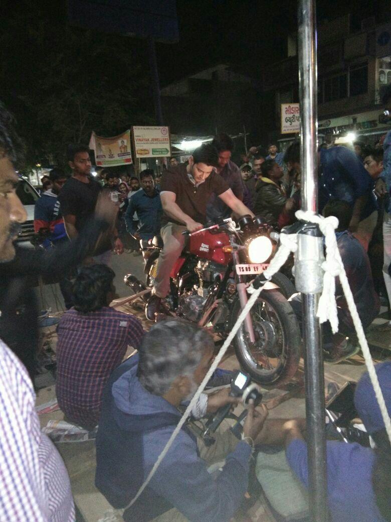 LEAKED Again: Mahesh SPYDER Movie Working Stills