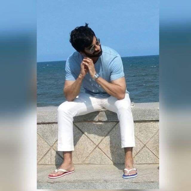 LEAKED PHOTOS: Ravi Teja's Next cop Film Touch Chesi Chudu Movie