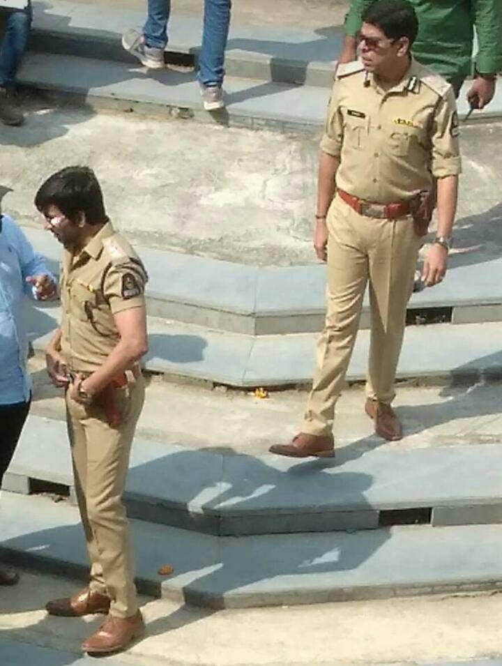 LEAKED PHOTOS: Ravi Teja's Next cop Film Touch Chesi Chudu Movie