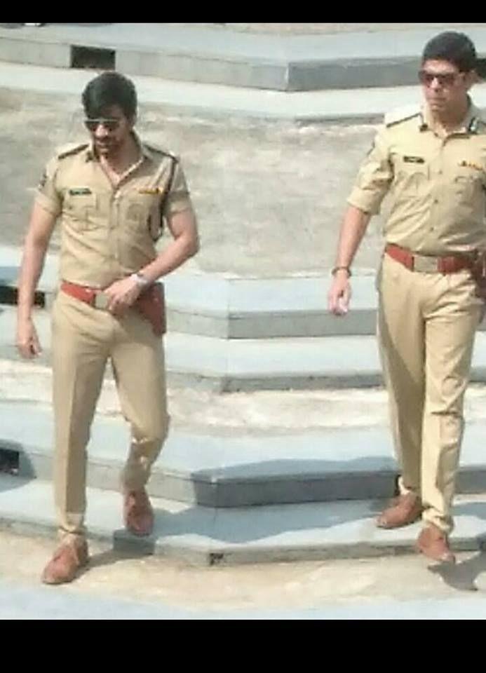LEAKED PHOTOS: Ravi Teja's Next cop Film Touch Chesi Chudu Movie