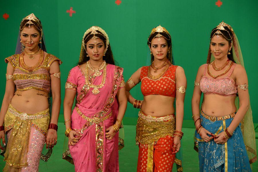 Lakshmi Devi Samarpinchu Nede Chudandi Movie Stills