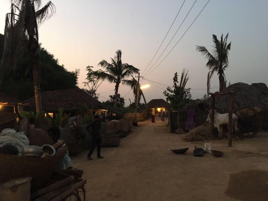 Latest LEAKED Rangasthalam 1985 Movie Working Stills