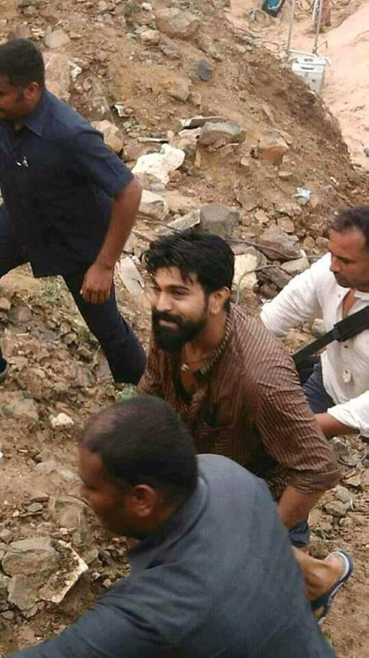 Latest LEAKED Rangasthalam 1985 Movie Working Stills