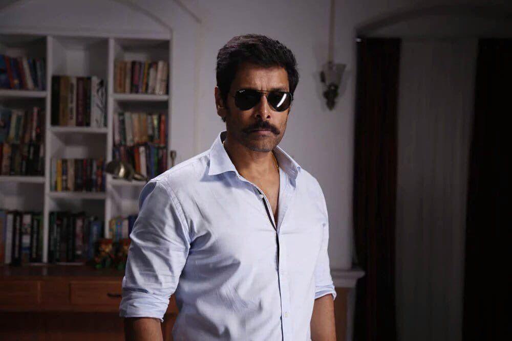 Latest Posters & Stills of Saamy Square