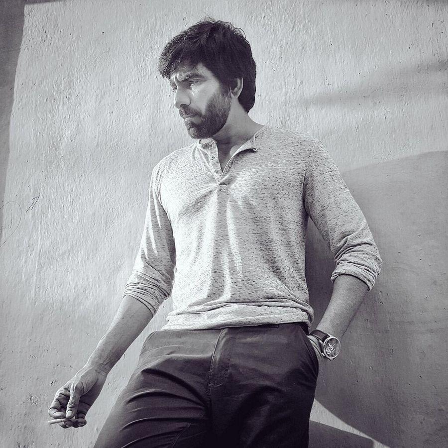 Latest Snaps Leaked From the Sets of Raja The Great Movie