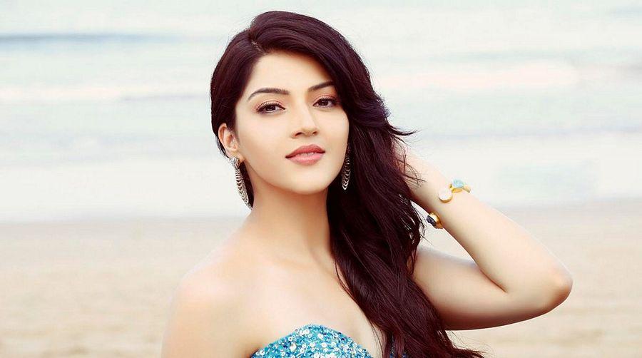 Latest Snaps Leaked From the Sets of Raja The Great Movie