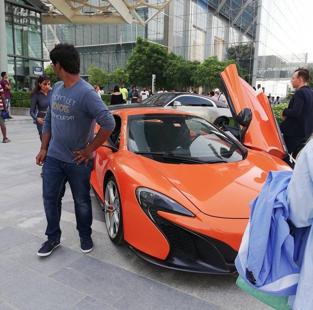 Latest Stills of Prabhas and Team from the sets of Saaho