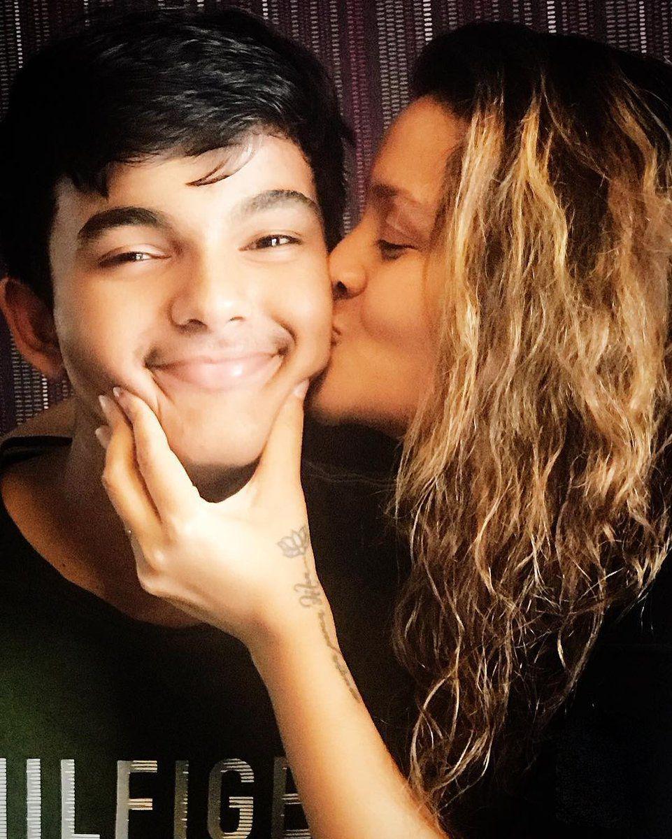 Latest Unseen pictures of Renudesai with her son Akira Nandan!