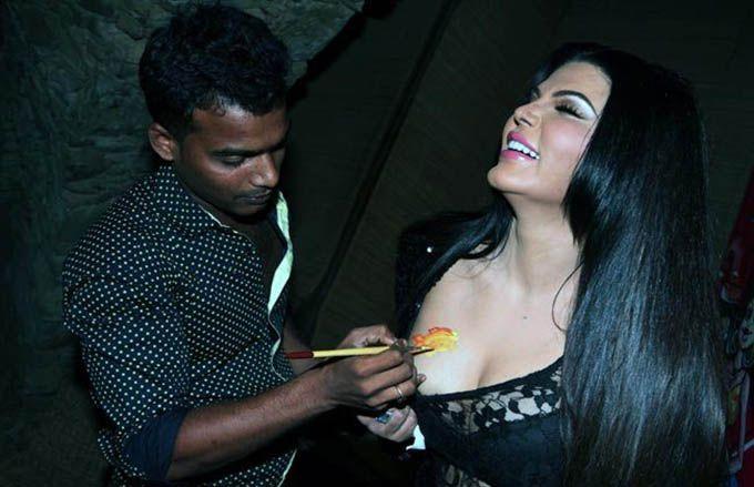 Leaked Shocking Pictures of Indian Celebs