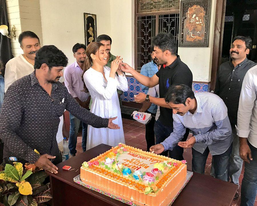 MLA Movie Team Celebrating Nandamuri Kalyan Ram Birthday on sets